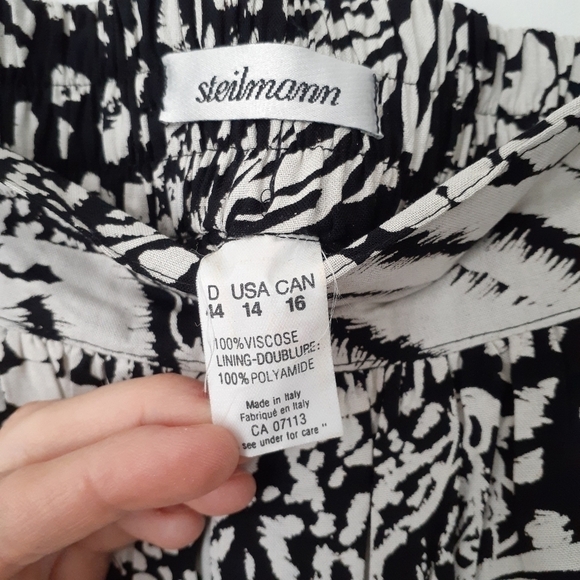 Retro Y2K Abstract Black and White Animal Print Maxi Skirt - Picture 6 of 10